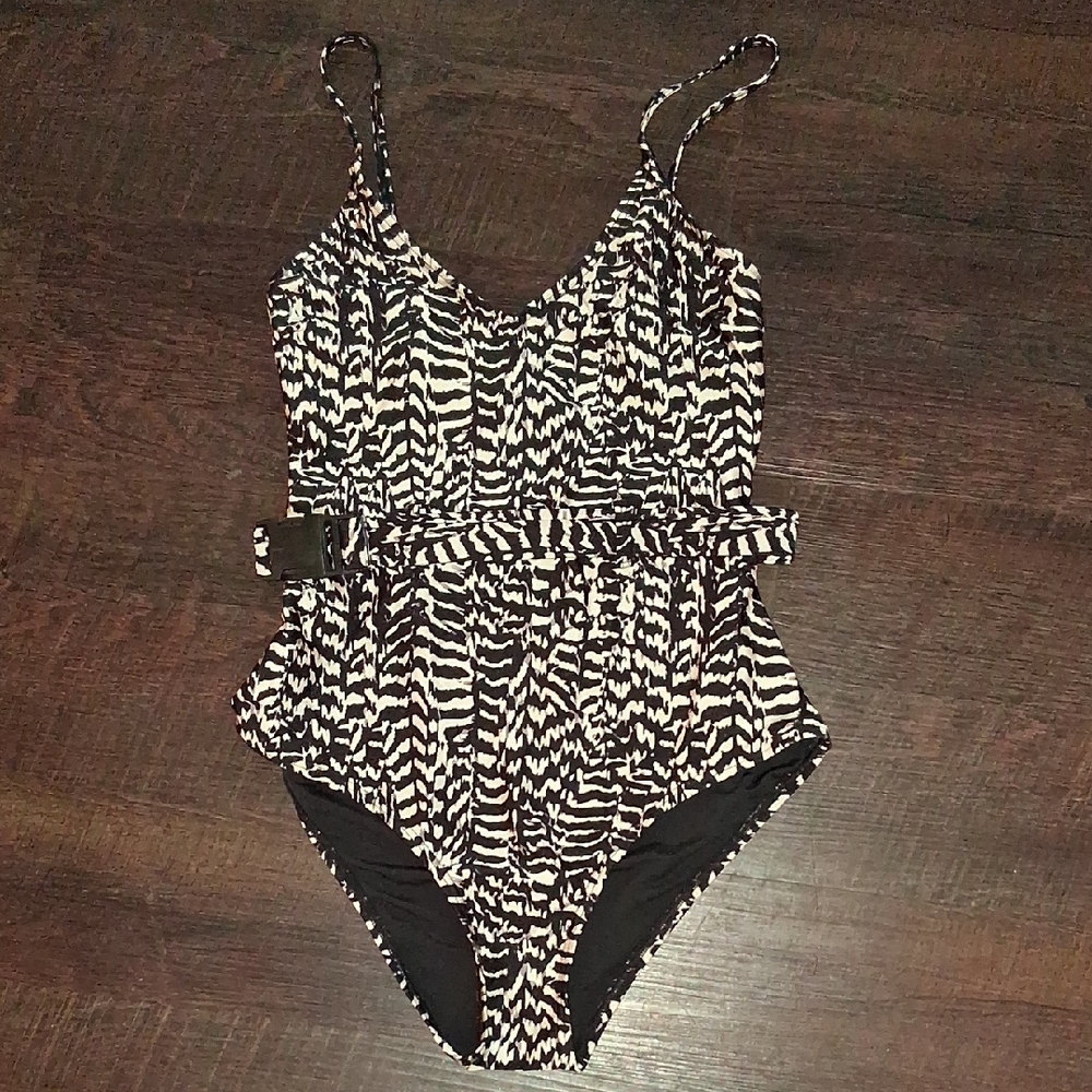 Chic Black and White Animal Print Swimsuit
